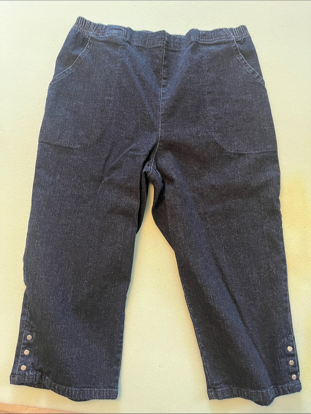 Women's Dark Blue Stretch Capris